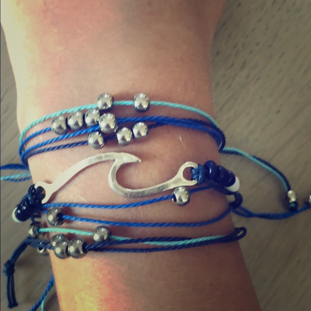 Pura Vida bracket